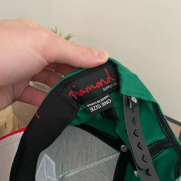 Diamond supply co hat green red Diamond white - Picture 3 of 3